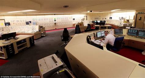 PICTURED: Inside EDF's gas reactor nuclear power station at Torness | Nuclear power station ...