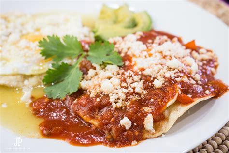 Huevos Divorciados with Homemade Ranchero Sauce Recipe with Knorr #SaboreaTuVerano