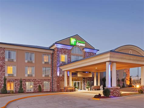 Affordable Hotels in Mountain Home, AR | Holiday Inn Express & Suites ...