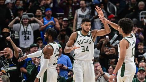 Milwaukee Bucks not getting carried away despite the historic start - Sports Illustrated ...