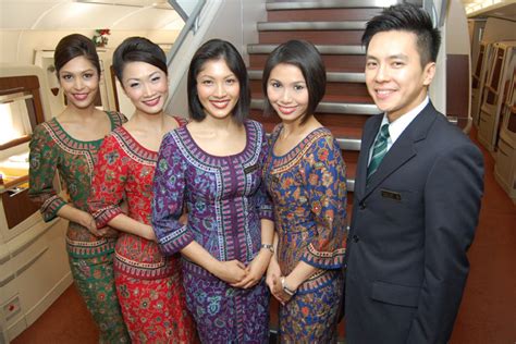 aviation geek: Singapore airlines cabin crew recruitment (Japan)