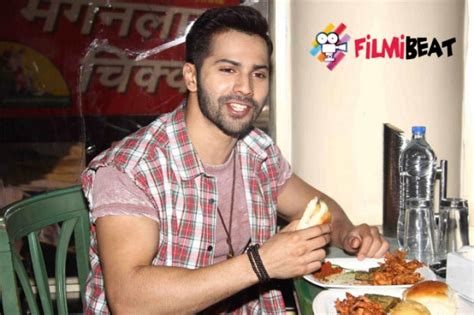 Varun Dhawan Promotes Badlapur At Pune Photos - FilmiBeat