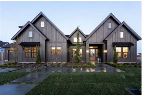 Pin by Jennifer Harting on Exterior Ideas | House exterior, Modern farmhouse exterior, Black ...