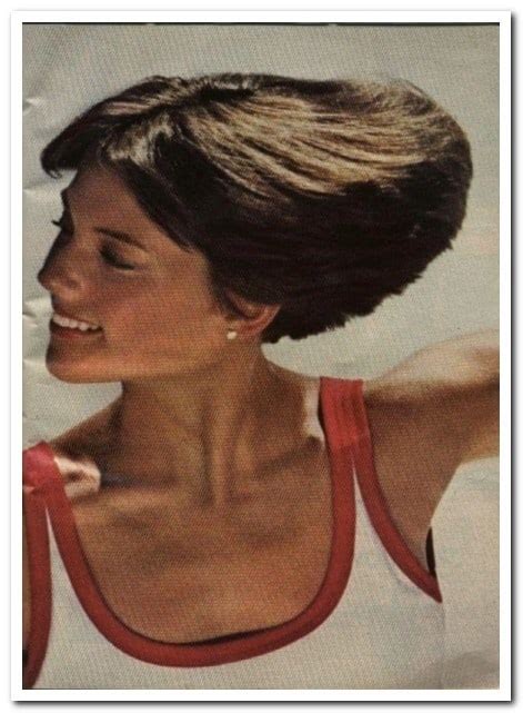 10 Best Dorothy Hamill Hairstyles for Mid-aged Women