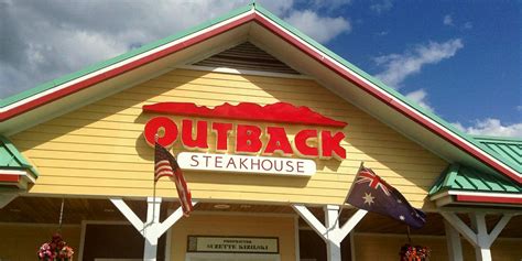 An Outback Steakhouse Twitter Stunt Earns a Man a Free Dinner