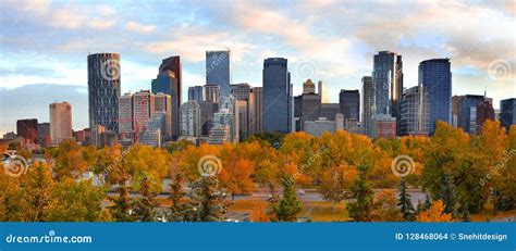 Calgary, Alberta Skyline from Edowrthy Park Editorial Stock Image ...