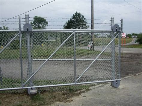 Chain Link Slide Gate Used in Industrial and Commercial Area | Chain ...