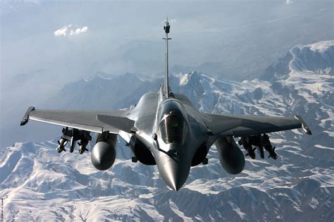 WORLD DEFENSE REVIEW: Eurofighter Typhoon vs Dassault Rafale