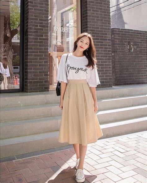 Woman classy outfit inspiration style autumn 2021 gentle korean ...