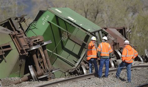 Railroad officials investigating cause of Colorado Sprins train ...