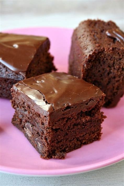 Chocolate Fudge Glazed Brownies | Fudge brownie recipe, Chocolate fudge brownies, Desserts