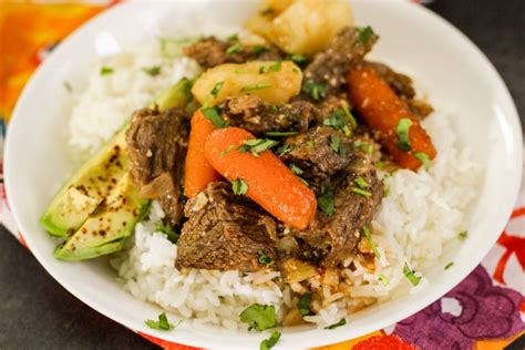 Carne Guisada (Puerto Rican Beef Stew) | Latina Mom Meals