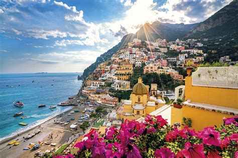 Positano. Positano, un pueblo de postal | Viajar a italia, Playas italia, Costa de amalfi italia