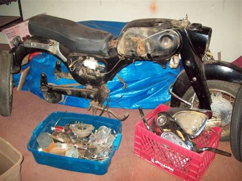 Buy PARTS for Honda Dream 305 on 2040-motos