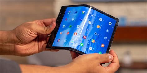 What Are the Best Foldable Smartphones in the Market? - Oiko Times