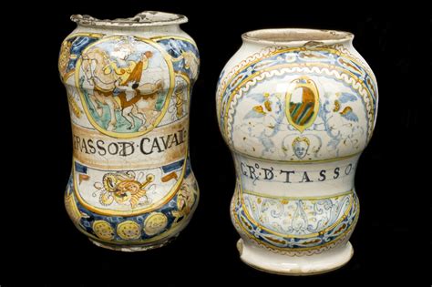 File:Albarello drug jar used to store badger fat, Italy, 1585 Wellcome L0057151.jpg - Wikimedia ...