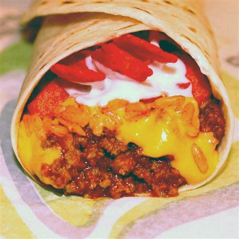 Taco Bell is bringing back their Frito-filled Beefy Crunch Burrito | Easy taco recipes, Beefy ...