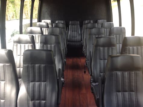 24 Passenger 2014 Luxury Mini Bus – SilverFox Limos