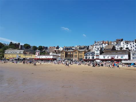 Scarborough Harbour Beach - Photo "20170617_124127" :: British Beaches