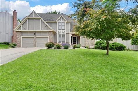 Leawood, KS Real Estate - Leawood Homes for Sale | realtor.com®