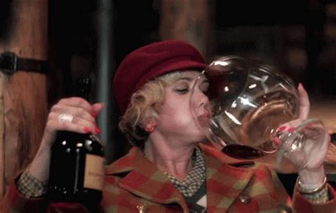 Liver GIF - Wine Drink Drinking - Discover & Share GIFs | Wein trinken, Rotwein, Alkohol