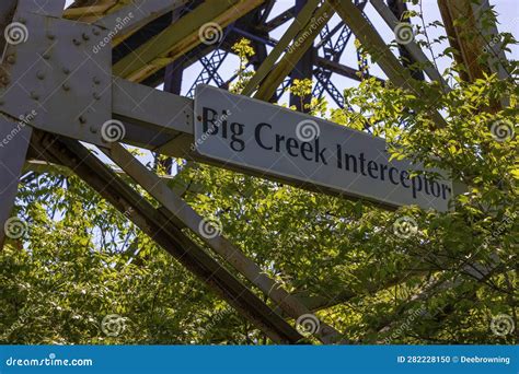 Ohio S Erie Canal Towpath Trail Near Cleveland, Ohio, USA Stock Photo - Image of sunny, sign ...