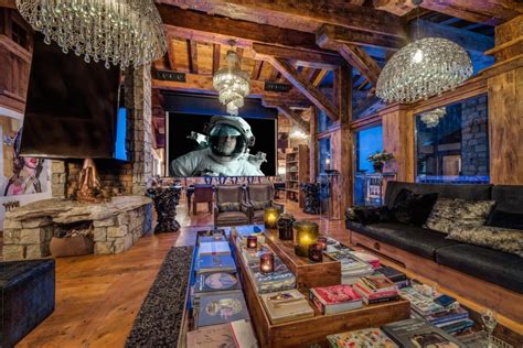 Marco Polo Lounge screen | Ultimate Luxury Chalets Blog