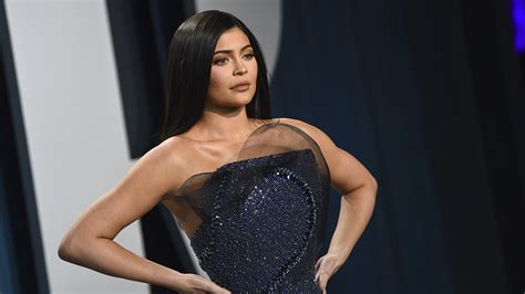 Kylie Jenner, youngest self-made billionaire, 'likely forged' tax ...