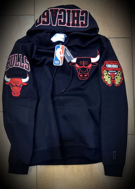 BULLS BLACK HOODIE At The Mister Shop Since 1948