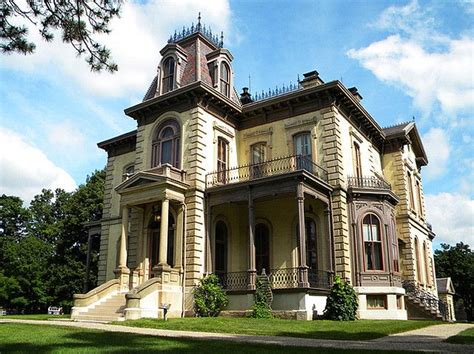 David Davis Mansion in Bloomington | Victorian homes, Mansions ...