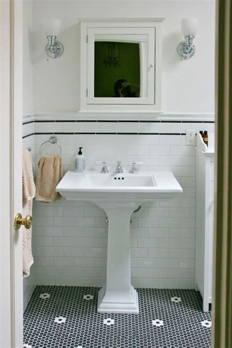 Mosaic Tile Floor Ideas for Vintage Style Bathrooms | Apartment Therapy