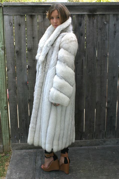 Jacket Sale, Fur Jacket, White Fox, Blue And White, Fox Fur Coat, Fur Coats, Arctic Fox ...