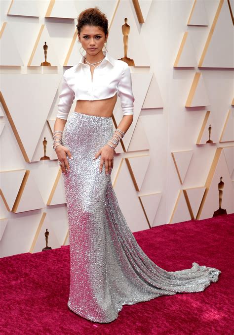 Zendaya Just Wore a Crop Top on the Oscars 2022 Red Carpet—See Photos ...