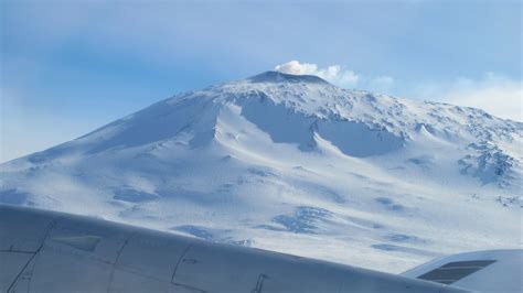 Mt. Erebus on approach | Antarctic volcano Mount Erebus seen… | Flickr