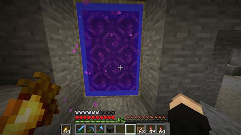 TIL You can customize nether portals using item frames and maps : Minecraft