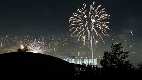 Insane Fireworks Display for New Year 2023 in Honolulu, Hawaii - YouTube