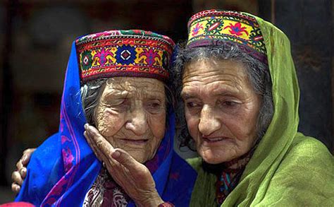 HUNZA WOMEN WEAR BEAUTIFUL PETIT POINT CAPS - THE SKEETH, PARSING AND KHOL