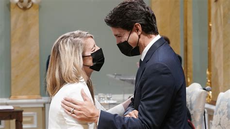 Nouveau cabinet de Justin Trudeau : Entrevue avec Mélanie Joly