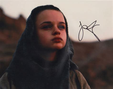 Joey King as Young Talia al Ghul in The Dark Knight Rises Signed 11x14 – SWAU Auction