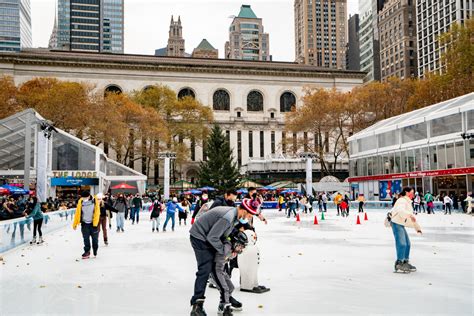 10 EPIC Ice Skating Rinks in New York City (For All Ages to Enjoy)