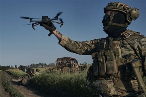 Como os ataques de drones na Rússia e Ucrânia estão mudando a guerra moderna | Mundo | Valor ...