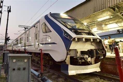 Railways cancels tender for manufacturing 44 Vande Bharat Express rakes ...