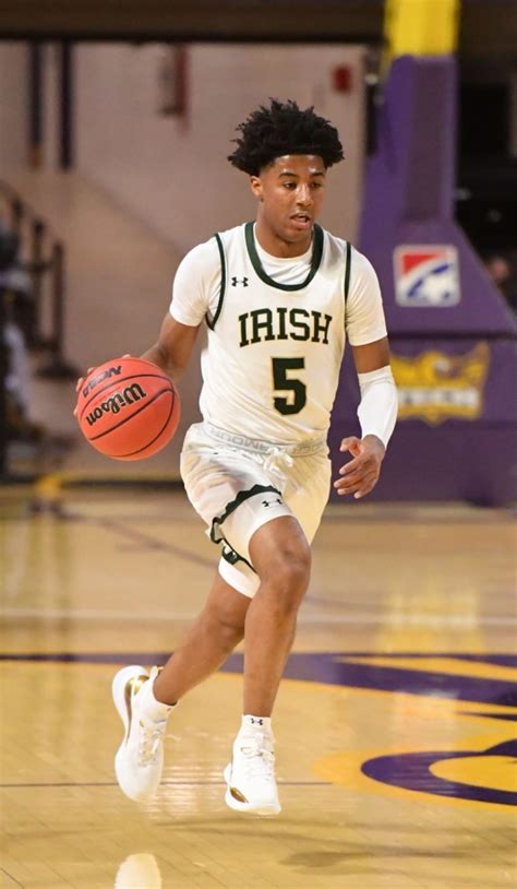 Knoxville Catholic junior BJ Edwards receives state Mr. Basketball ...