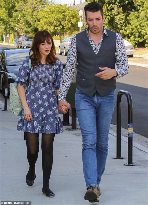 Property Brothers' Jonathan Scott looks smitten with Zooey Deschanel ...