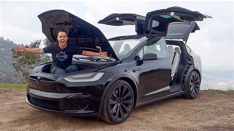 Ulasan Tesla Model X Plaid: SUV Tercepat di Dunia?