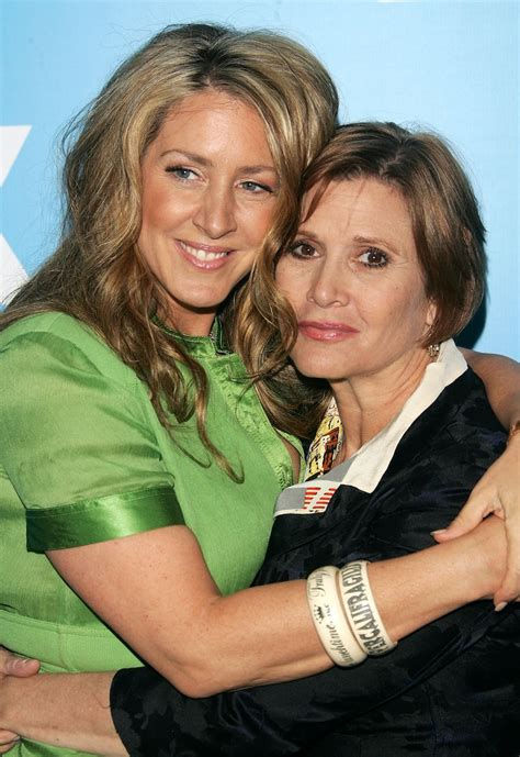 Carrie Fisher's Family Includes Her Daughter, Siblings & Adorable Pet