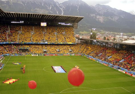 File:Spain vs Sweden, Euro 2008 01.jpg - Wikipedia, the free encyclopedia