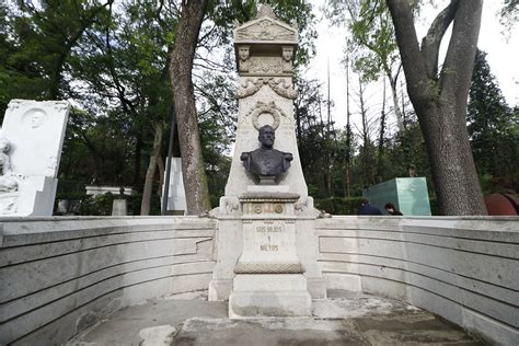 The Panteón Civil de Dolores: Mexico City's Biggest Cemetery