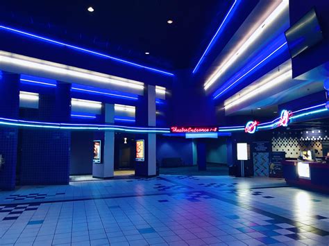 Took this picture of a movie theater lobby awhile back : r ...