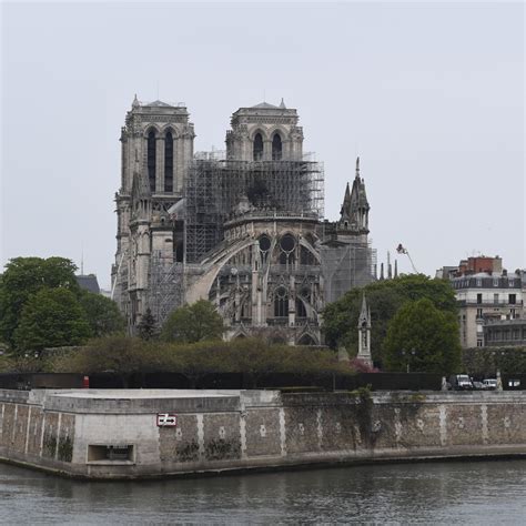 "Cela va prendre énormément de temps" : après l'incendie de Notre-Dame, le défi de la reconstruction